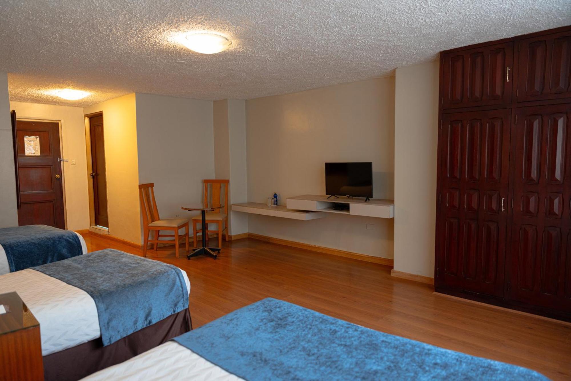 Hotel Santa Monica Cuenca Exteriör bild