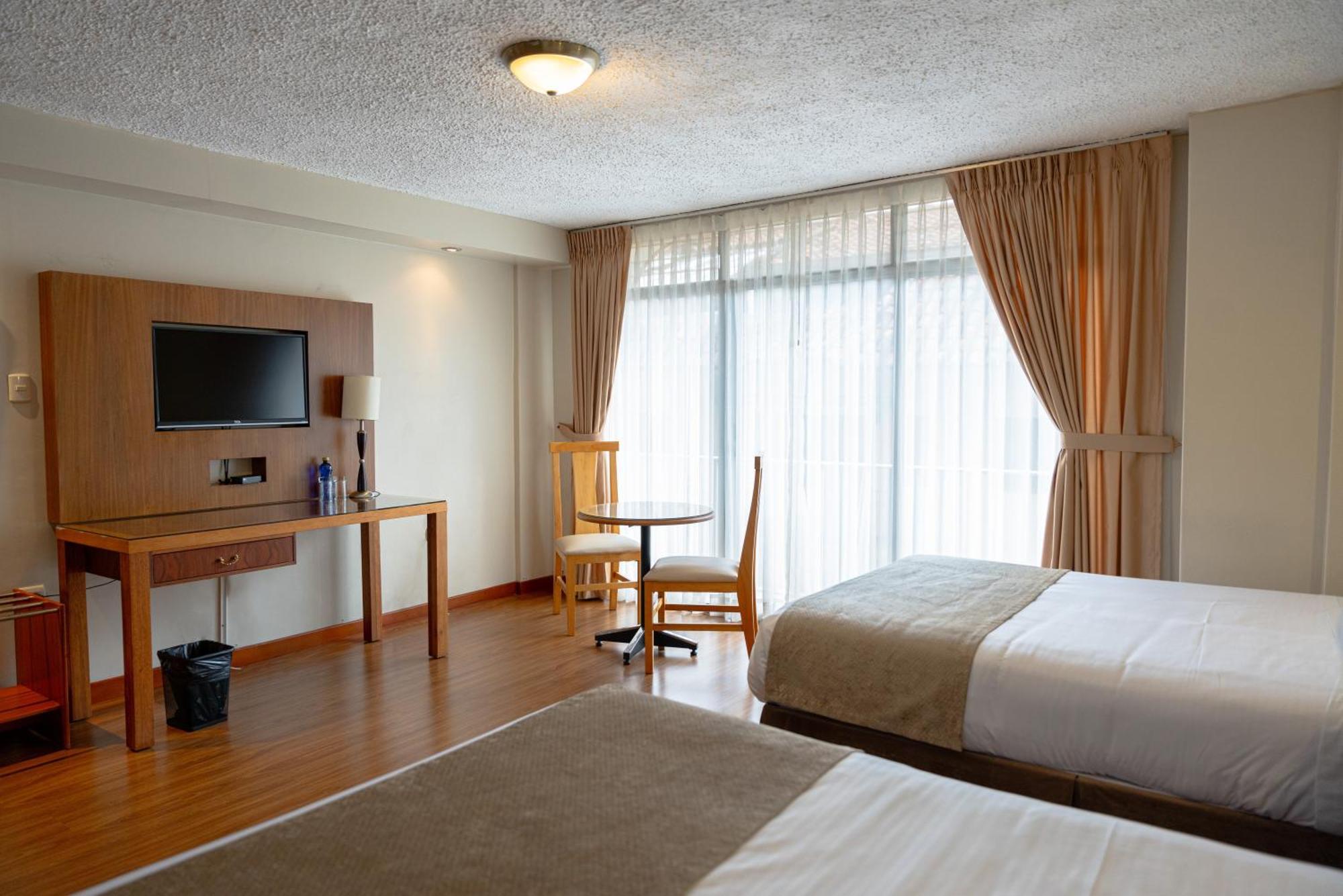 Hotel Santa Monica Cuenca Exteriör bild