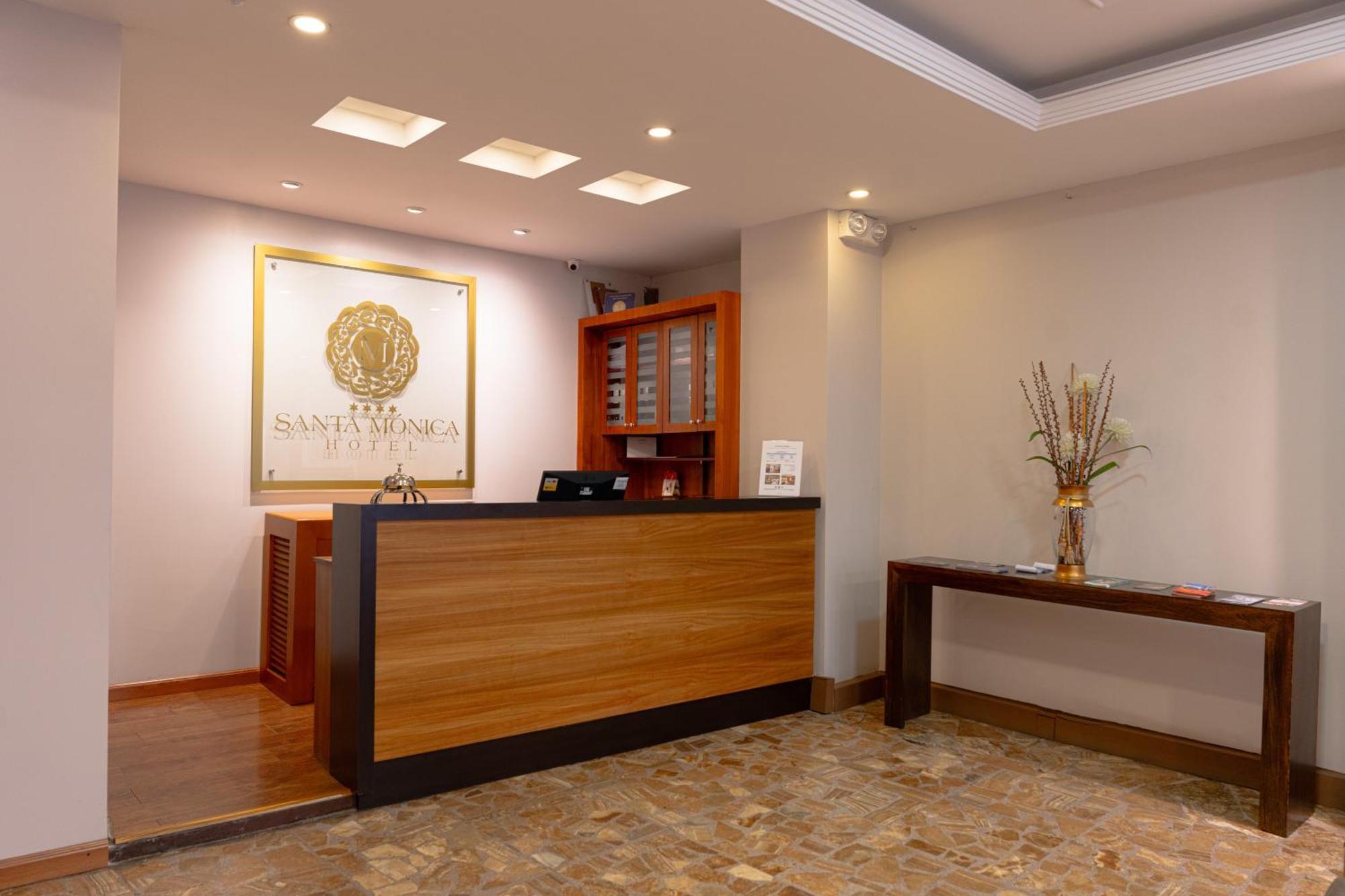 Hotel Santa Monica Cuenca Exteriör bild