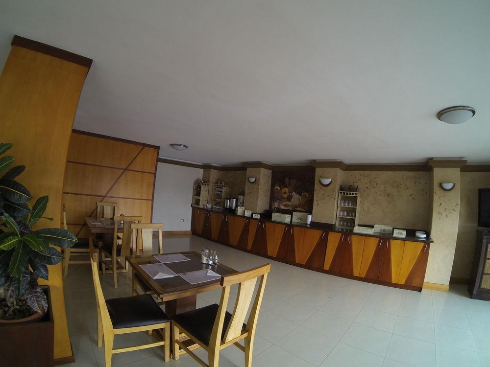 Hotel Santa Monica Cuenca Exteriör bild
