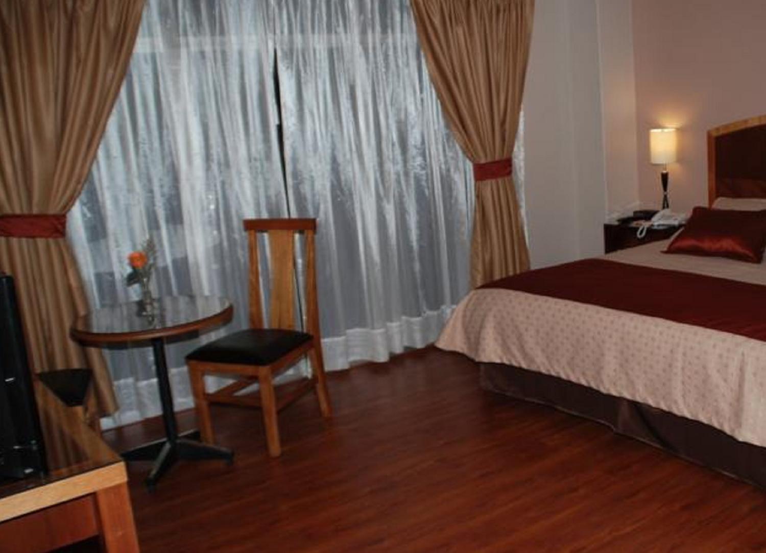 Hotel Santa Monica Cuenca Exteriör bild