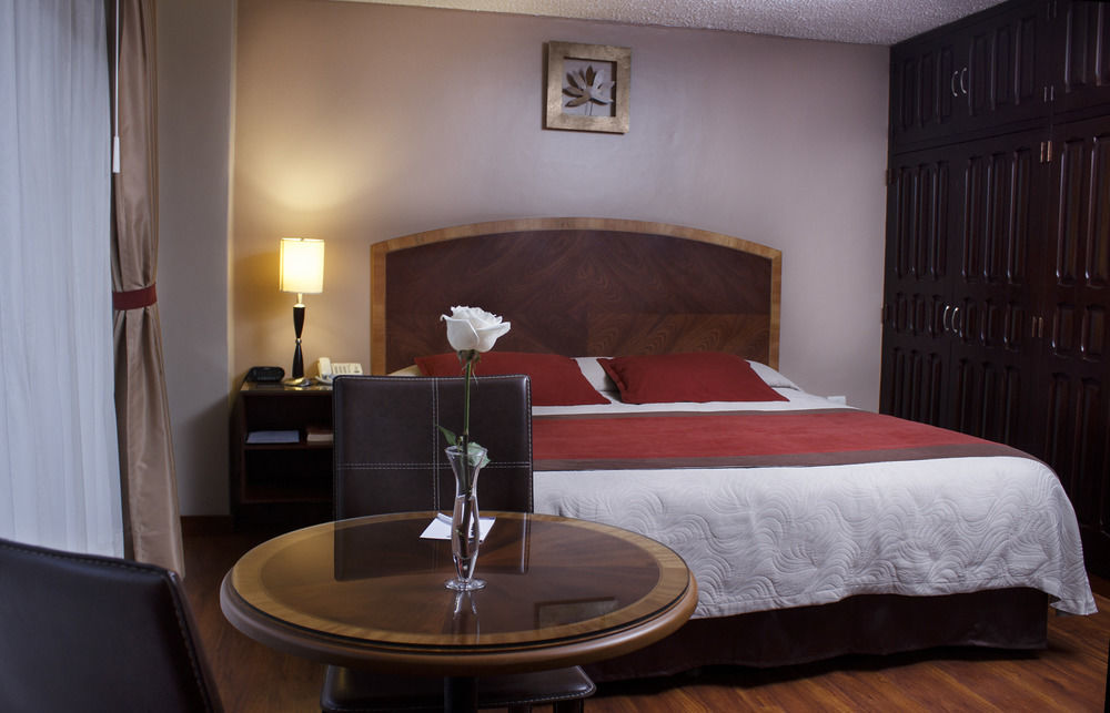 Hotel Santa Monica Cuenca Exteriör bild