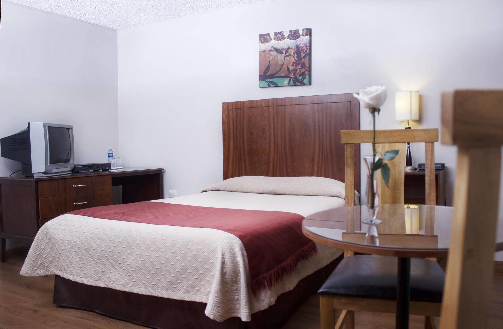 Hotel Santa Monica Cuenca Exteriör bild